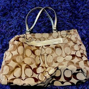 Coach purse. Tan. Large